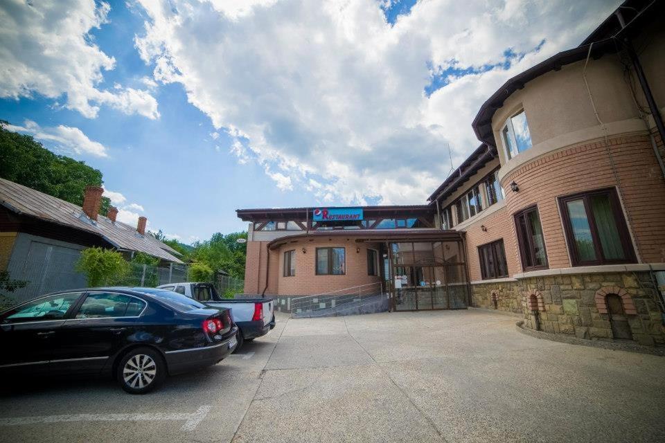 Hotel Gclub Breáza Kültér fotó