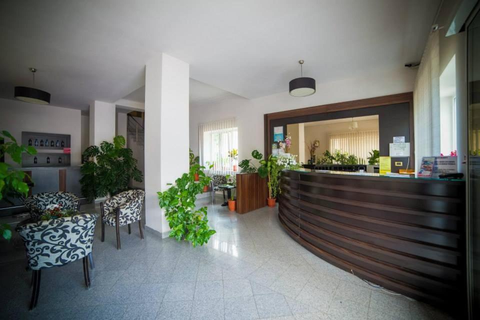 Hotel Gclub Breáza Kültér fotó